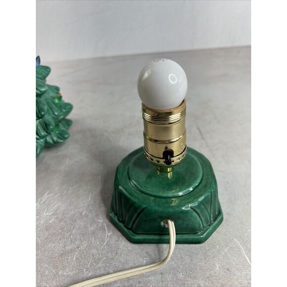 Vintage 70s Ceramic Hand painted Lighted Christmas Tree With Base Works - Picture 9 of 16